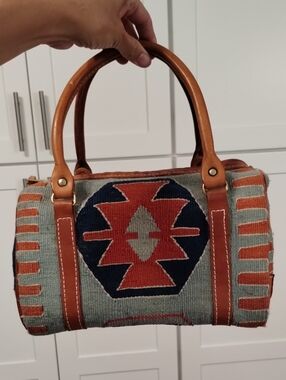T. Cappelli Vintage Western Pattern Satchel Bag - Tan & Navy